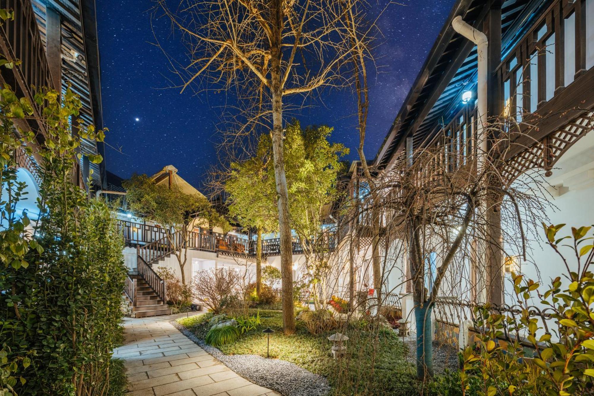 Yurong West Lake Cottage Resort Hotel Hangzhou Exterior photo