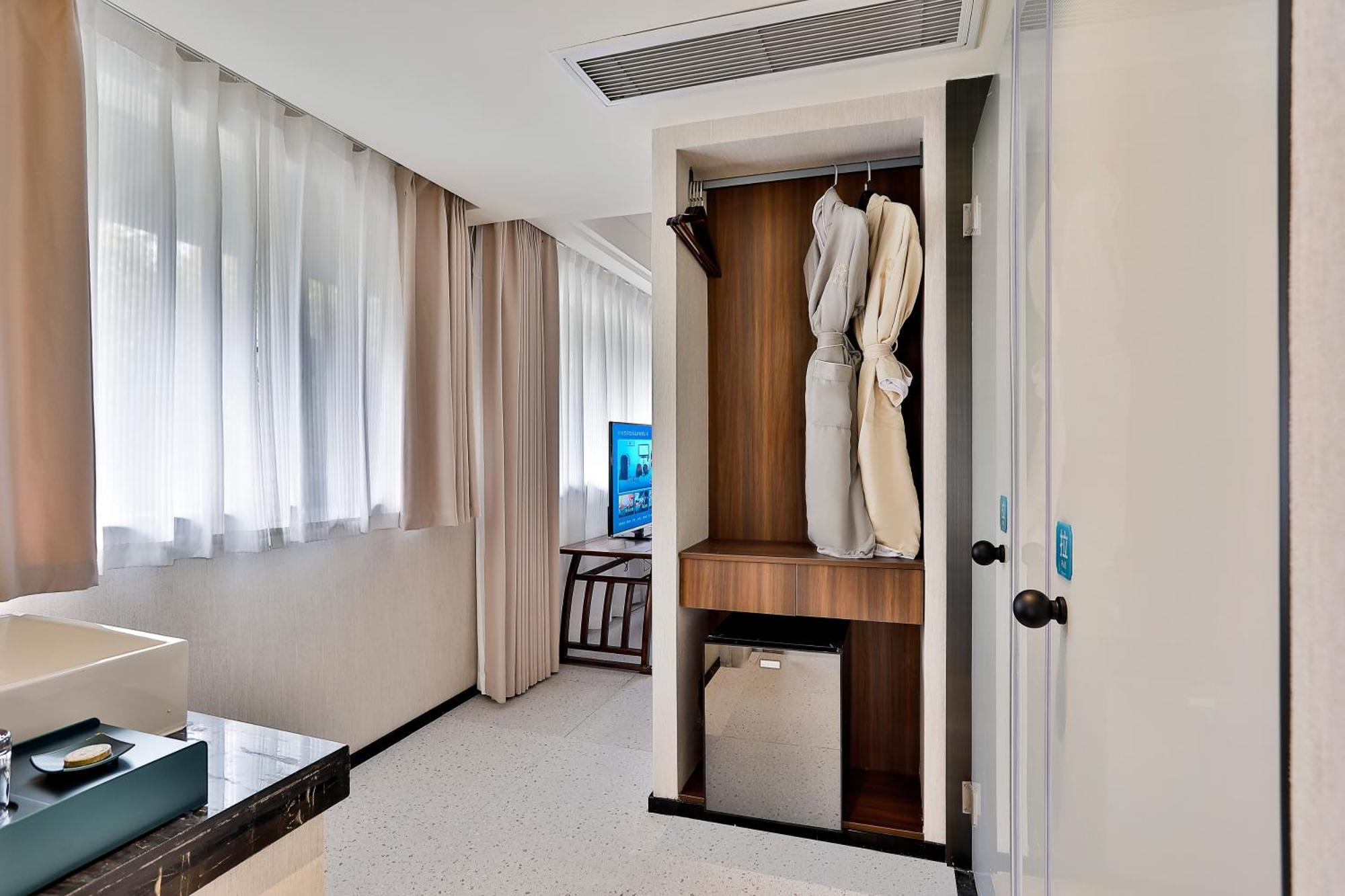 Yurong West Lake Cottage Resort Hotel Hangzhou Exterior photo